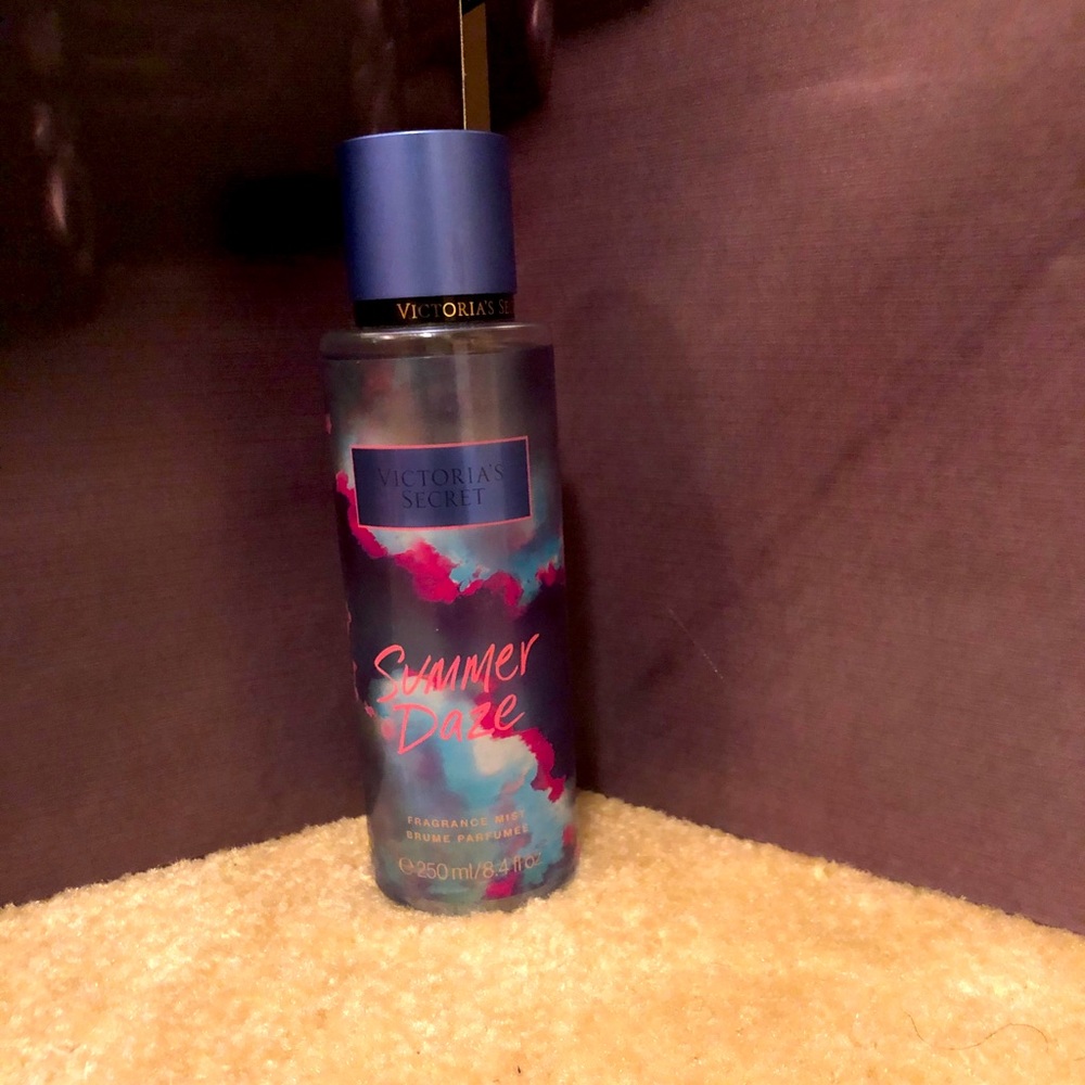 Victoria’s Secret Summer Daze body spray.